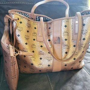 MCM PINK TOTE WITH INSERT